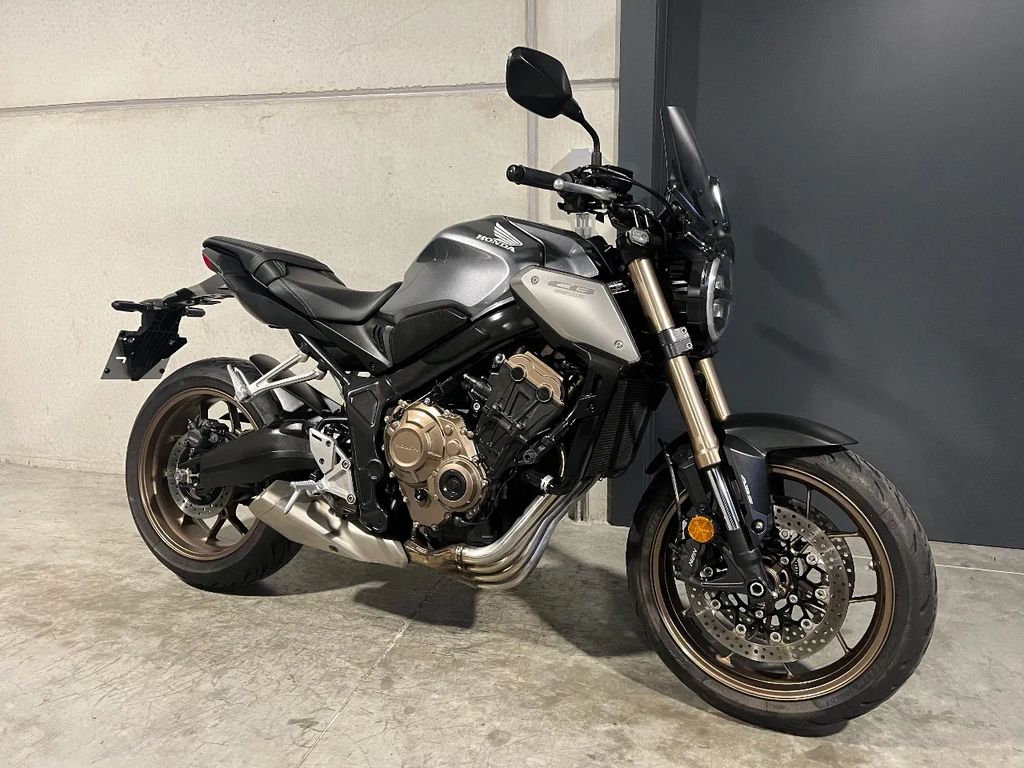  CB650R neo-retro naked met klein schermpje