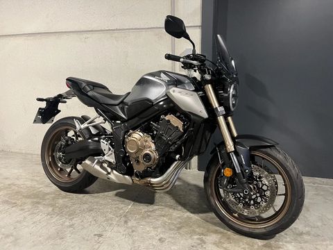  CB650R neo-retro naked met klein schermpje