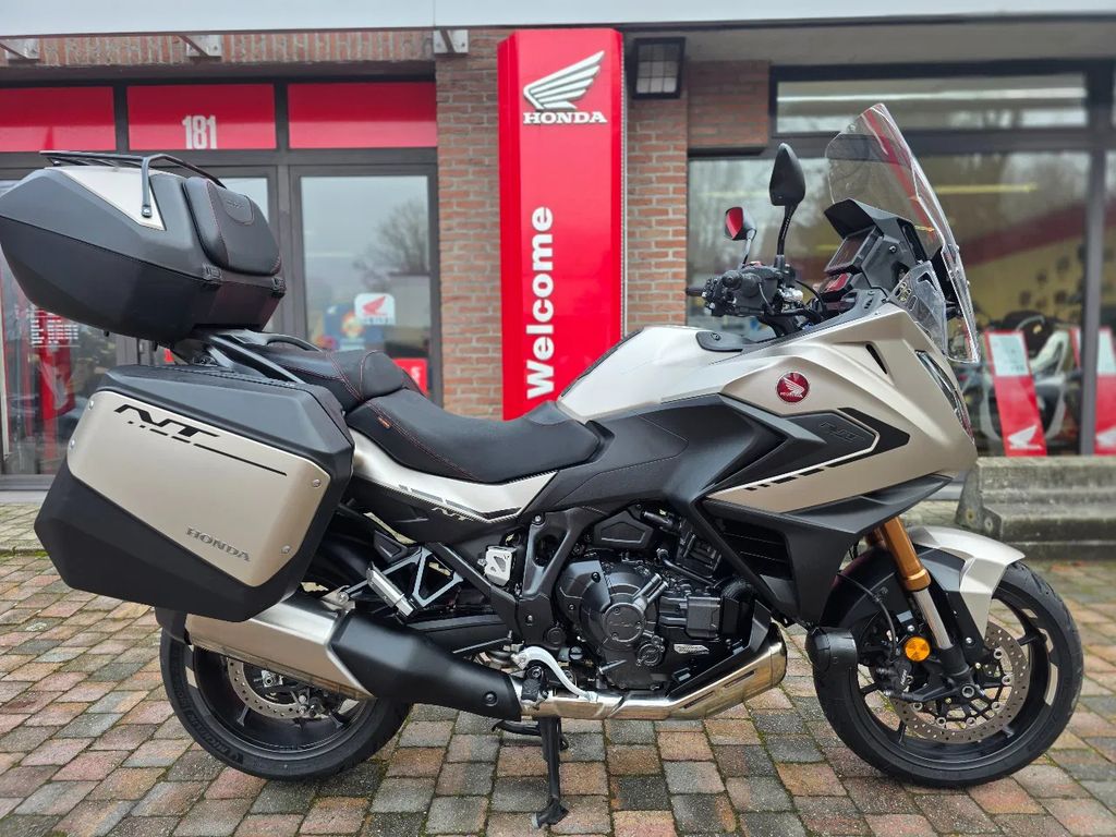  NT 1100 DCT S.E Touring