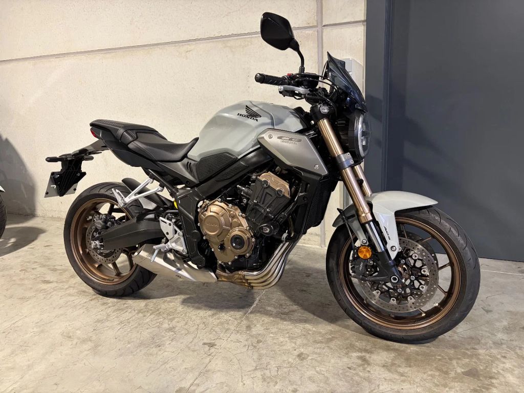  CB650R neoretro naked in prachtstaat