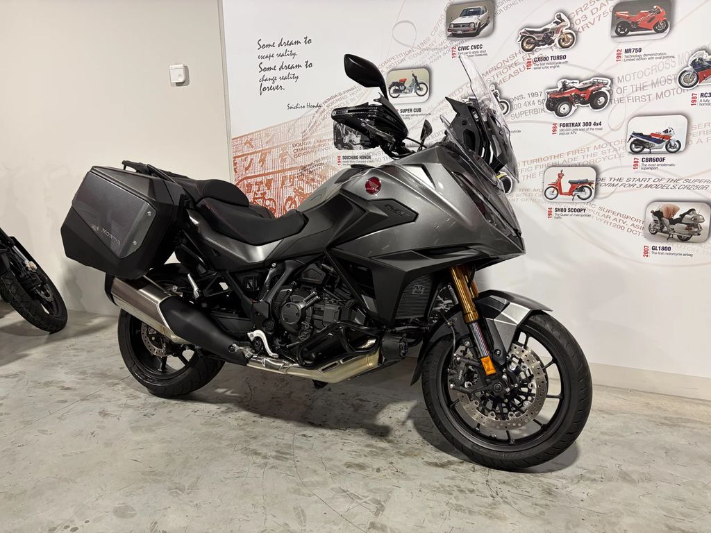  NT1100 DCT nieuwste versie met opties