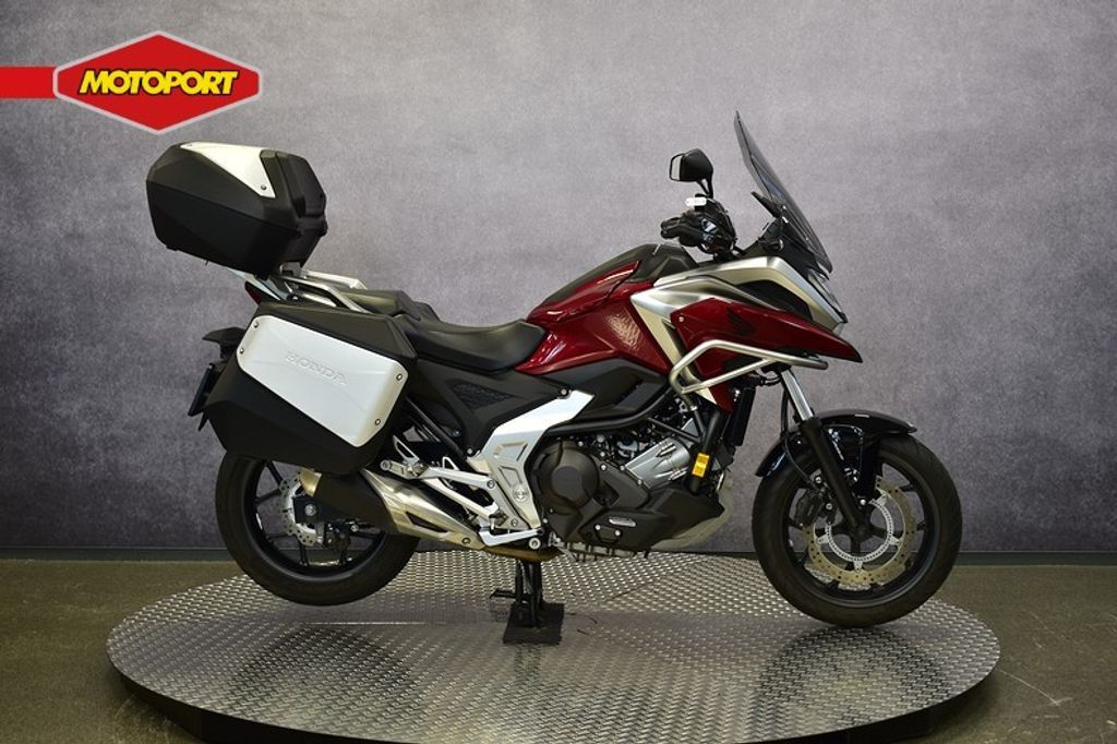 NC 750 X DCT