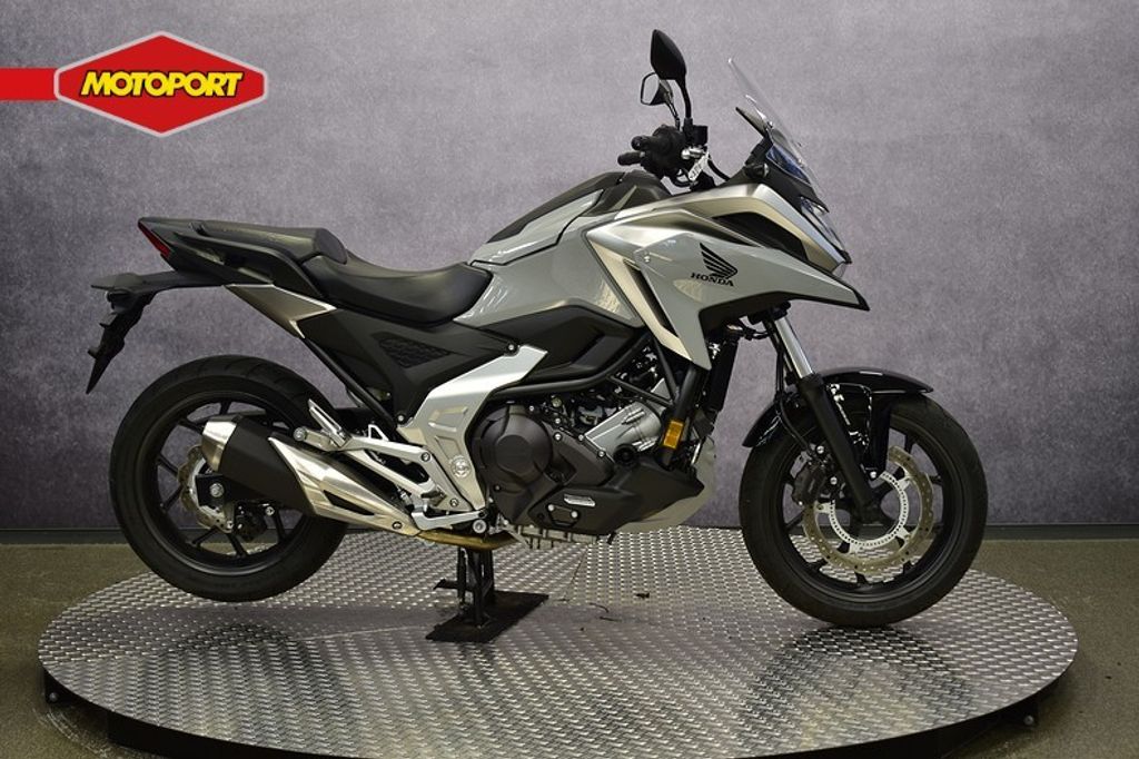  NC 750 X DCT