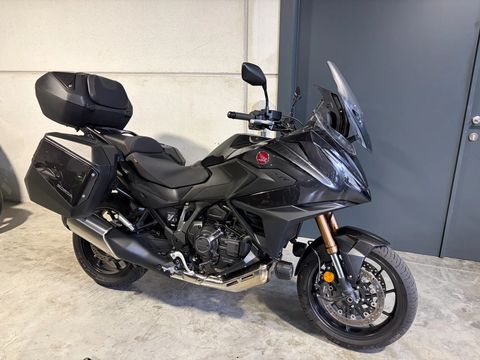  NT1100 DCT nieuwste versie met voyage pakket